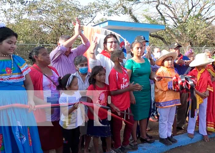 Inauguración de agua potable en comunidad de León