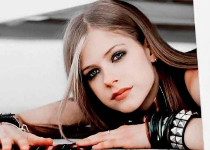 Está es la fecha de lanzamiento del nuevo álbum de Avril Lavigne