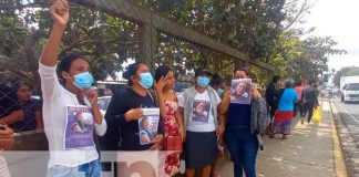Familiares de la víctima de femicidio en Carazo