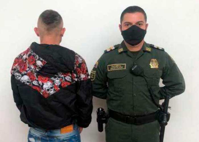 Hombre abusó de una mujer al interior de una patrulla en Colombia