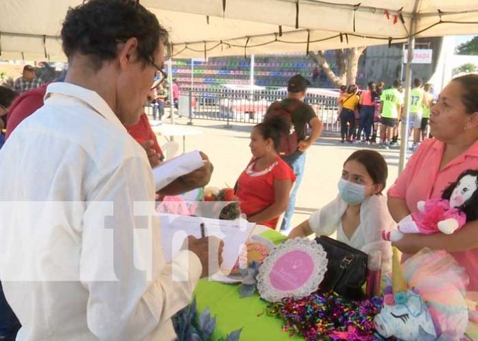 Feria del comercio navideño en Nicaragua