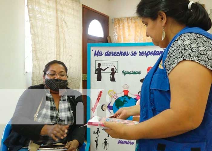 Educación sobre violencia en la familia con docentes en Estelí