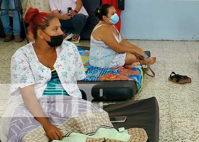 Sesión sobre cuido del bebé para embarazadas en Managua