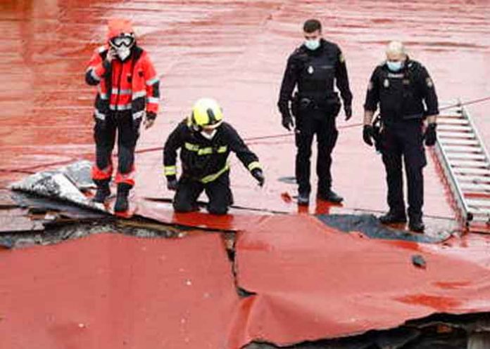 Mueren dos trabajadores al derrumbarse el techo de un colegio en España