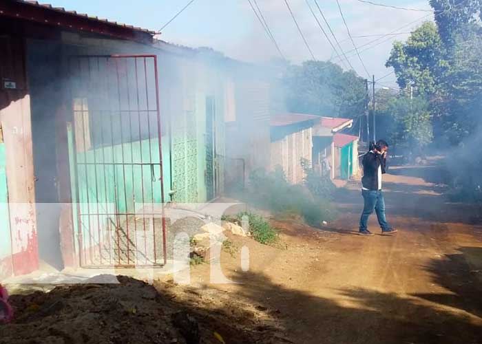 Jornada de fumigación en barrios de Managua