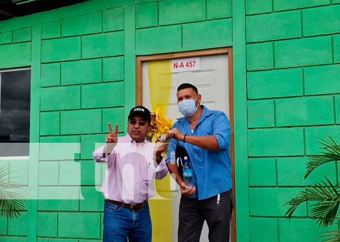 Entregan 100 viviendas en Villa Flor de Pino en Managua