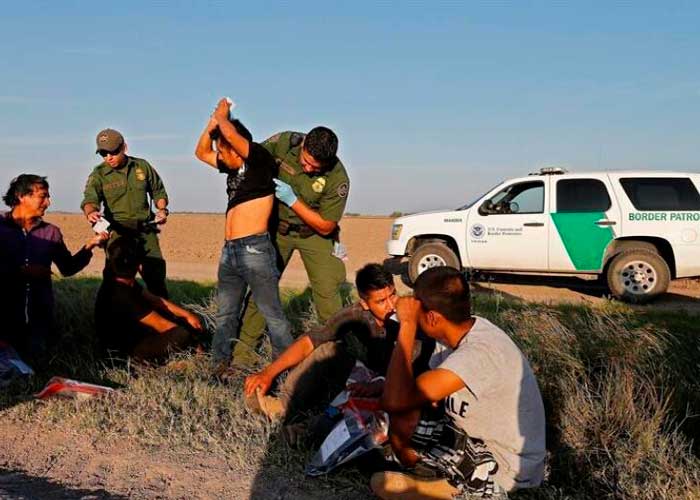 Más de 400 migrantes arrestados por "la migra" en Estados Unidos