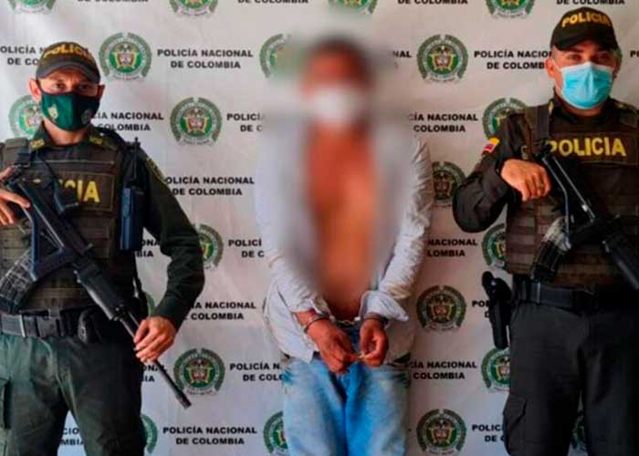 ¡Sacrilegio en Colombia! Hombre decapita imágenes religiosas