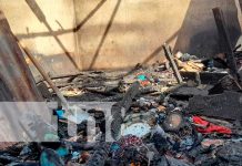 Escombros en que quedó una vivienda en Managua tras un incendio