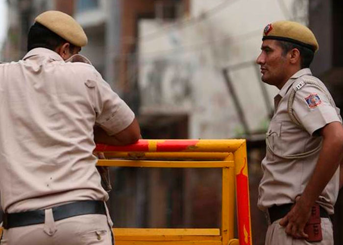 Mujer violada y humillada en público por rechazar a hombre en la India