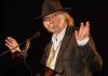 Neil Young amenaza a Spotify con quitar sus canciones de la plataforma