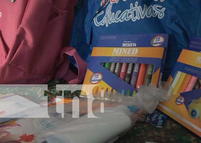 Paquetes escolares listos para distribuirse en Rivas