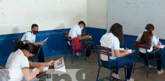 Reparación de clases con exámenes en colegios de Managua