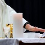 Al menos 125 sacerdotes católicos en Alemania 'salieron del armario'