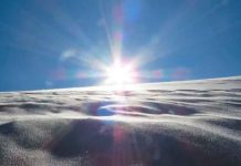 ¡Raro fenómeno! Cae nieve en el desierto del Sahara