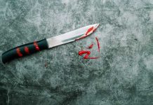 Imagen referencial de un cuchillo con sangre en Chontales