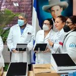 Entrega de tablets para mejorar el sistema de salud en Nicaragua