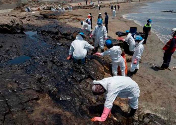 Reportan derrame de 20 toneladas de petróleo en Tailandia