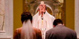 Viral confesión de sacerdote en una boda: 'Me quitaste a mi novia'