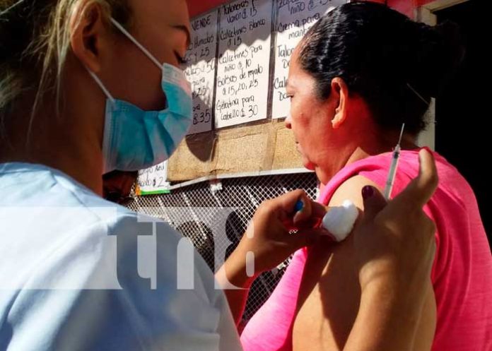 Jornada de vacunación en el barrio Jorge Dimitrov, Managua
