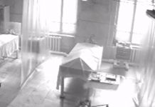 ¡Resucitó! Captan a hombre volviendo de la muerte en una morgue de Rusia