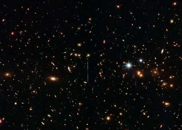 Agrupación de galaxias sorprende a los científicos por su composición.