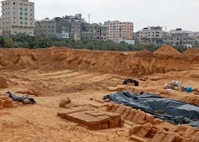 Franja de Gaza: Trabajadores hallan restos de tumbas de la era romana.