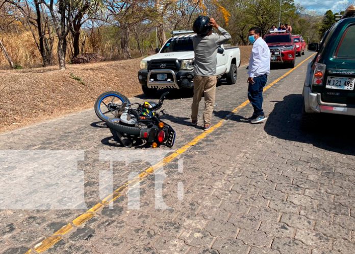 Invasión de carril casi le cuesta la vida a un motociclista en Juigalpa