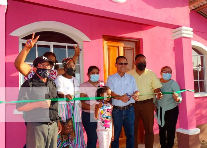 Cuatro familias recibieron su vivienda solidaria en Bluefields