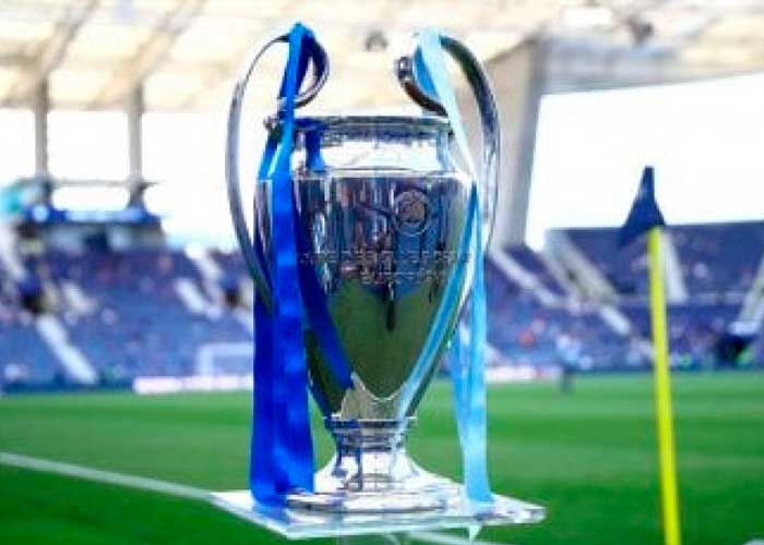  La UEFA traslada la final de la Champions de San Petersburgo a París 