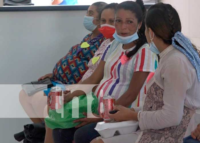 Embarazo gemelar y buena atención en los hospitales públicos de Managua