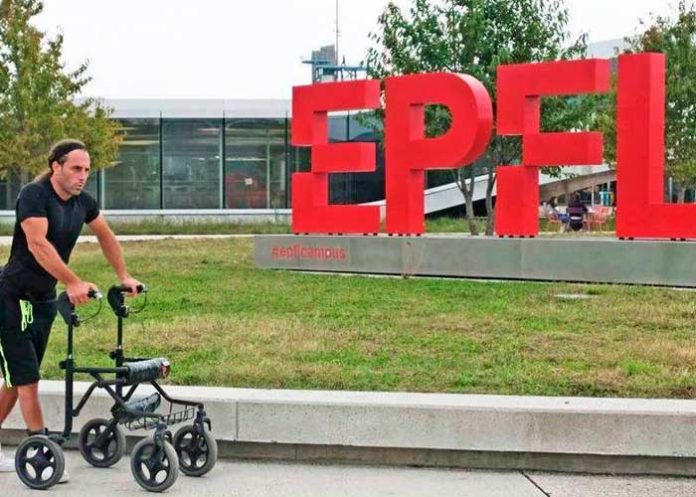 Parapléjicos vuelven a caminar con un implante electrónico
