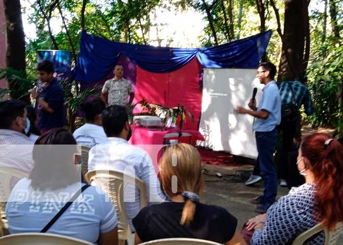Jóvenes en Managua aprenden técnicas para mejorar su voz
