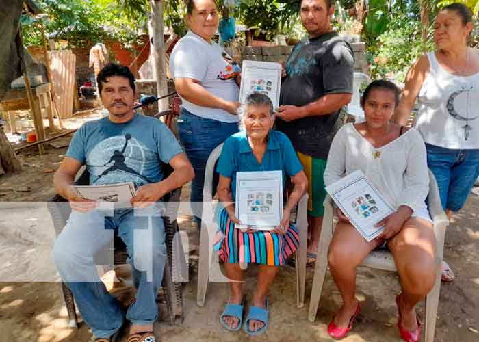PGR entrega títulos de propiedad a las familias de Rivas, Nicaragua