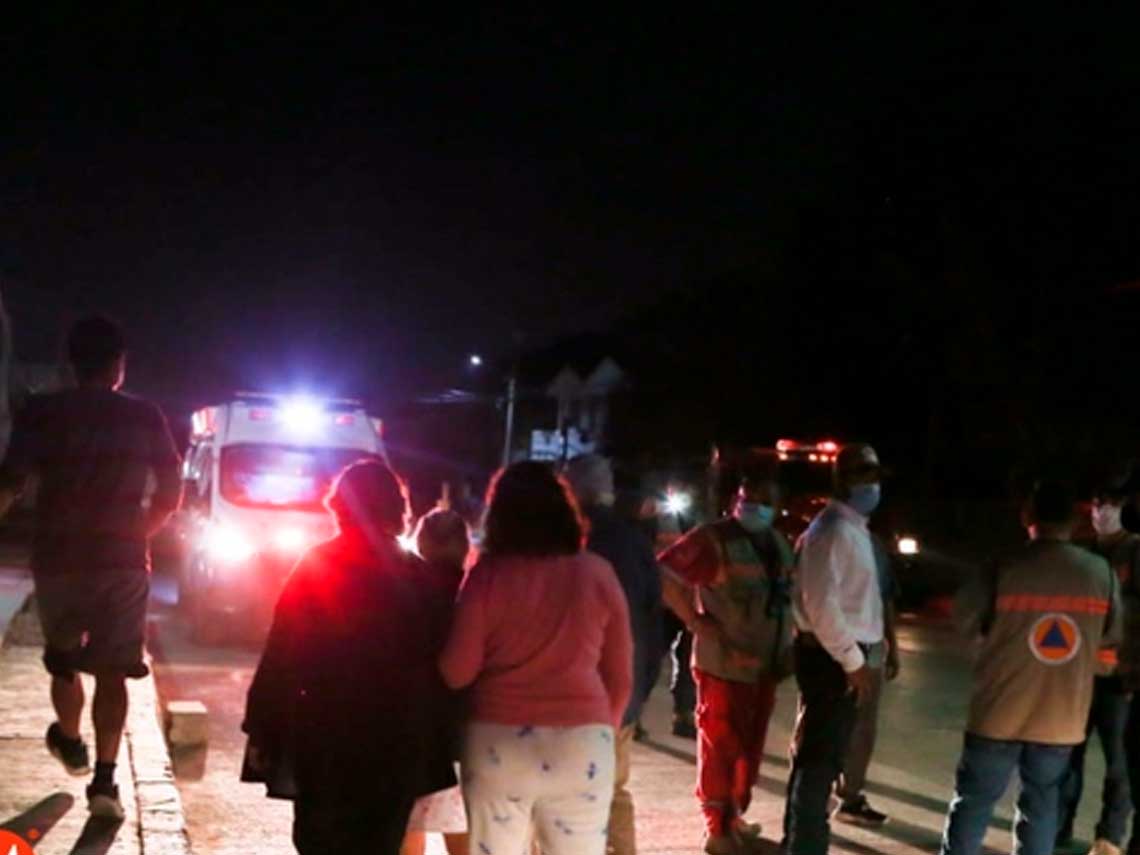 Evacuan cientos de familias en México a causa de una fuga de azufre