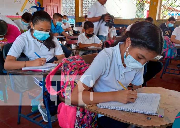 Educación pública se fortalece en los municipios de Río San Juan
