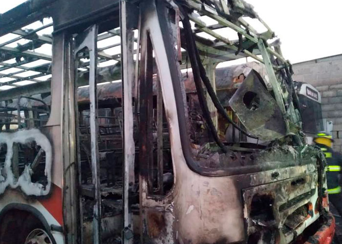 Bus incendiado en Honduras por extorsión