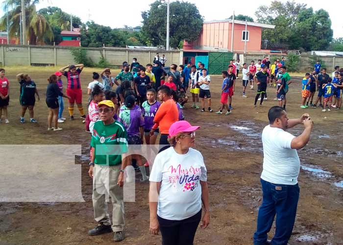 Promueven ligas de fútbol en los barrios de Managua