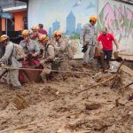 Búsqueda de ciudadanos vivos tras deslave en Brasil
