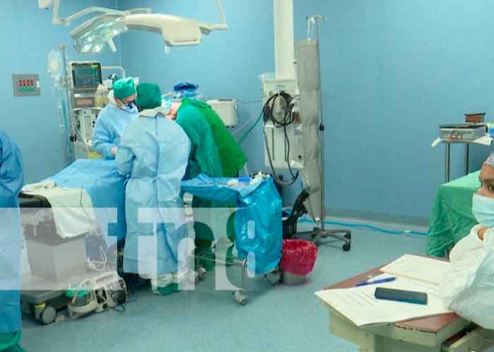 Jornada quirúrgica de prótesis de rodilla en el Hospital Vélez Paiz, Managua