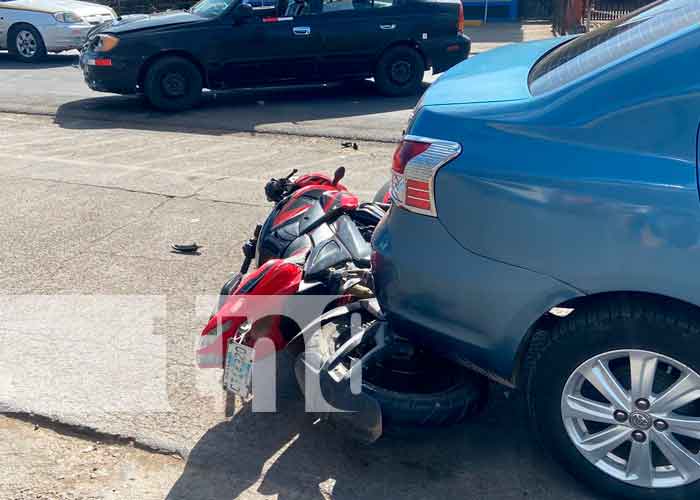 Motociclista lesionado al estrellarse contra un vehículo en Juigalpa
