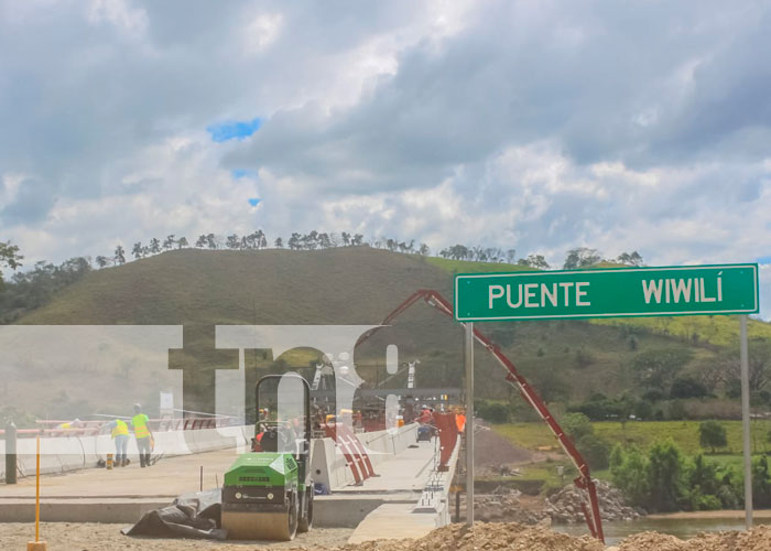 Avanza construcción de puente que unirá Wiwillí y Jinotega