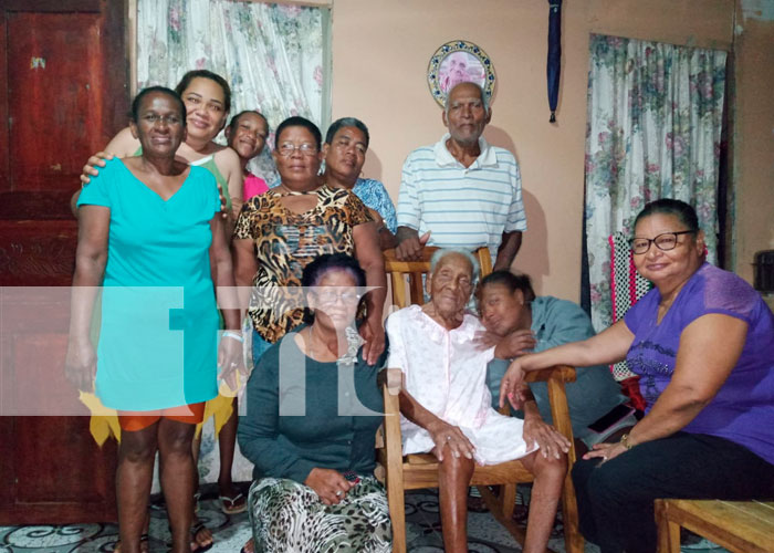 La mujer más longeva de Corn Island cumplió 110 años