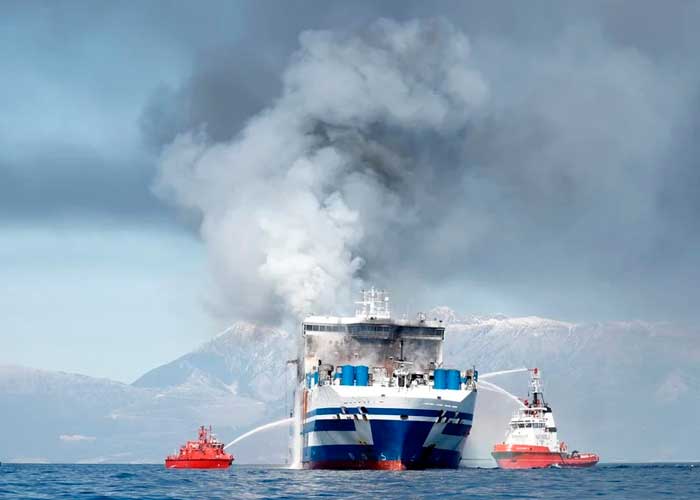 Encuentran dos de los desaparecidos tras incendio de un Ferry en Grecia
