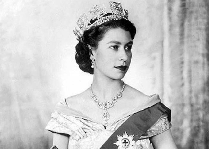 Reina Isabel ll cumple 70 años de estar en el trono