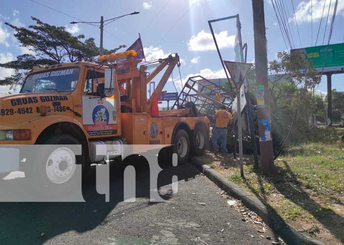 Aparatoso accidente en Carretera a Masaya, Managua