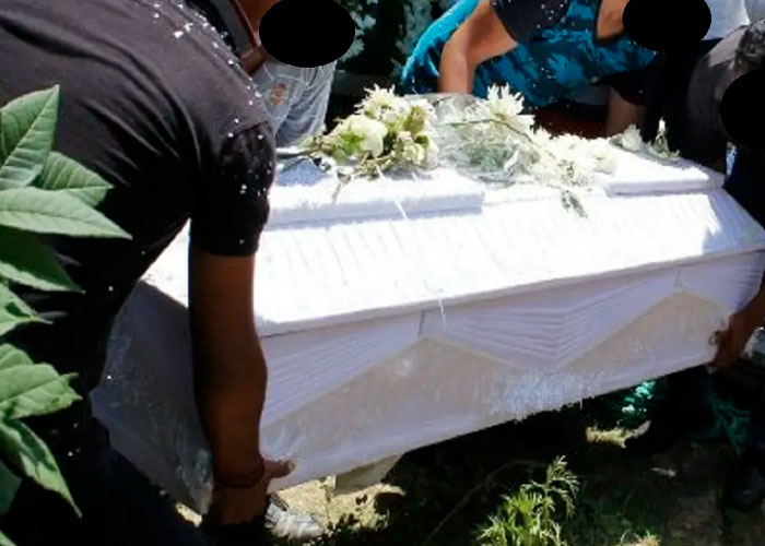 Terror en Argentina: Le pasan la cuenta y se toman selfie con el cadáver