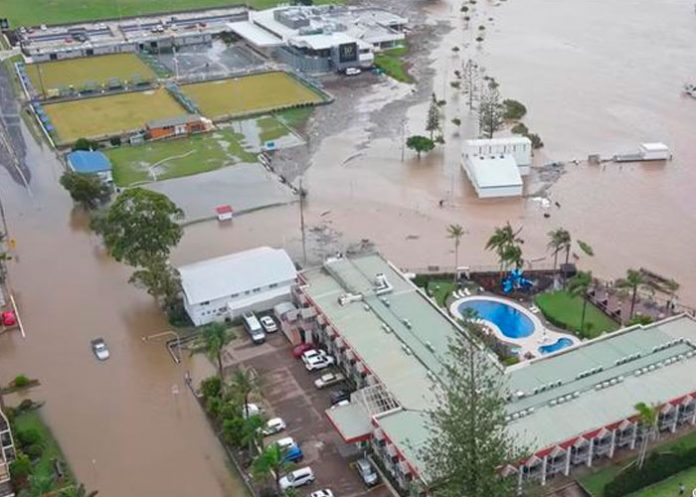 Más de 16 mil evacuados y ocho muertos por inundaciones en Australia