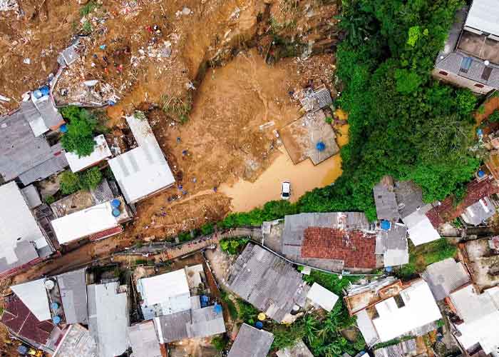 ¡De terror! Más de 100 muertos por torrenciales lluvias en Brasil