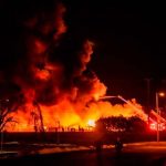 Incendio en planta de Carolina del Norte podría causar explosión